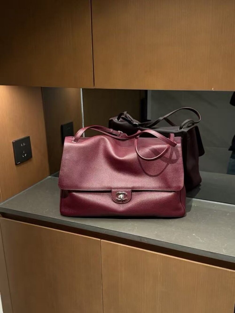 Classic CHANEL Bag: A Stylish and Versatile Choice for Elegance